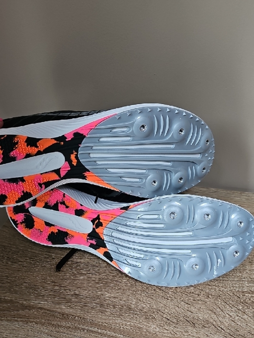 Saucony Men's Black with Pink Accent Running Spike Track Shoes - Picture 6 of 6